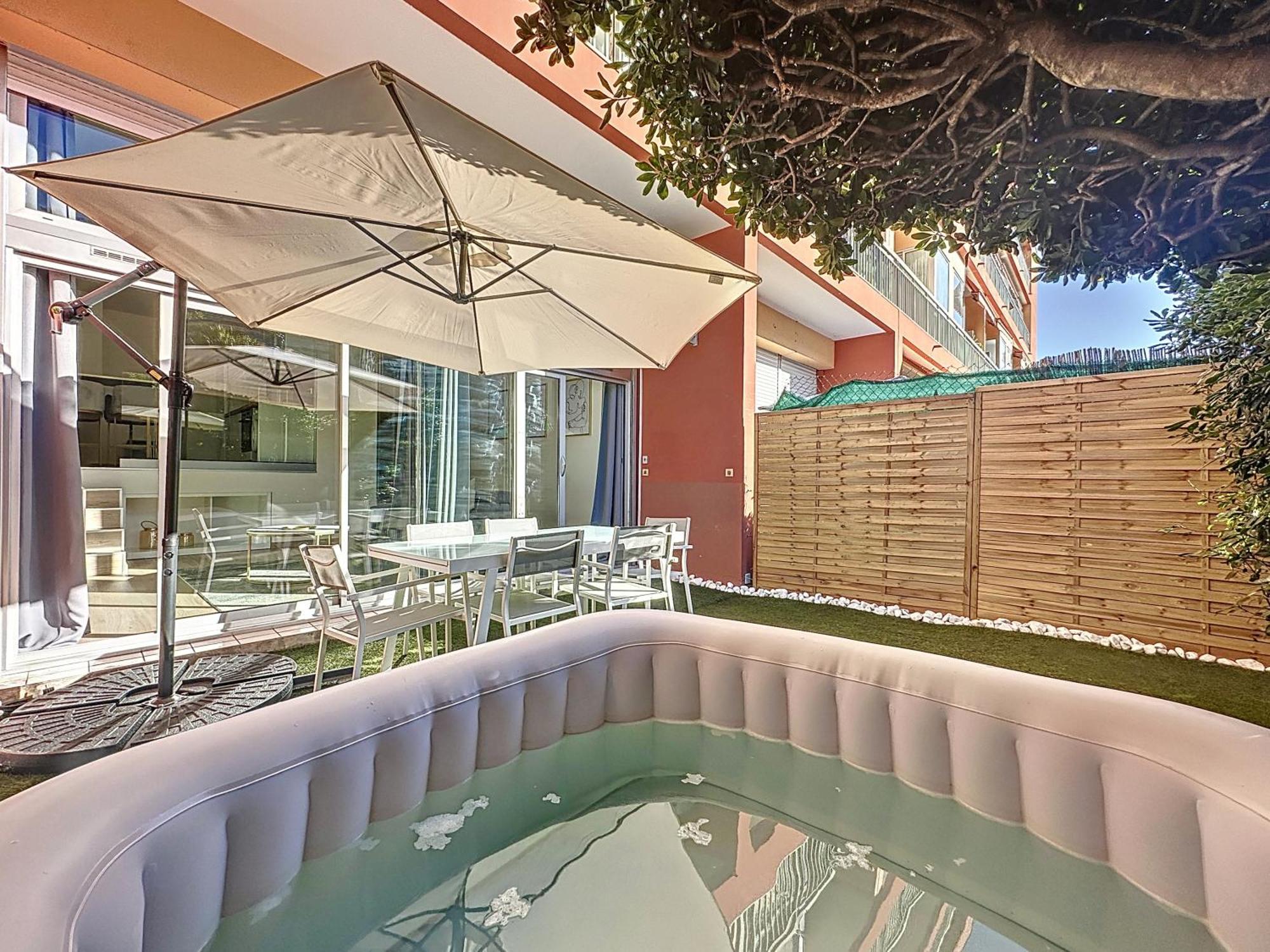 2 Pieces - Parking - Jacuzzi - Food & Drink - Love Menton Bagian luar foto